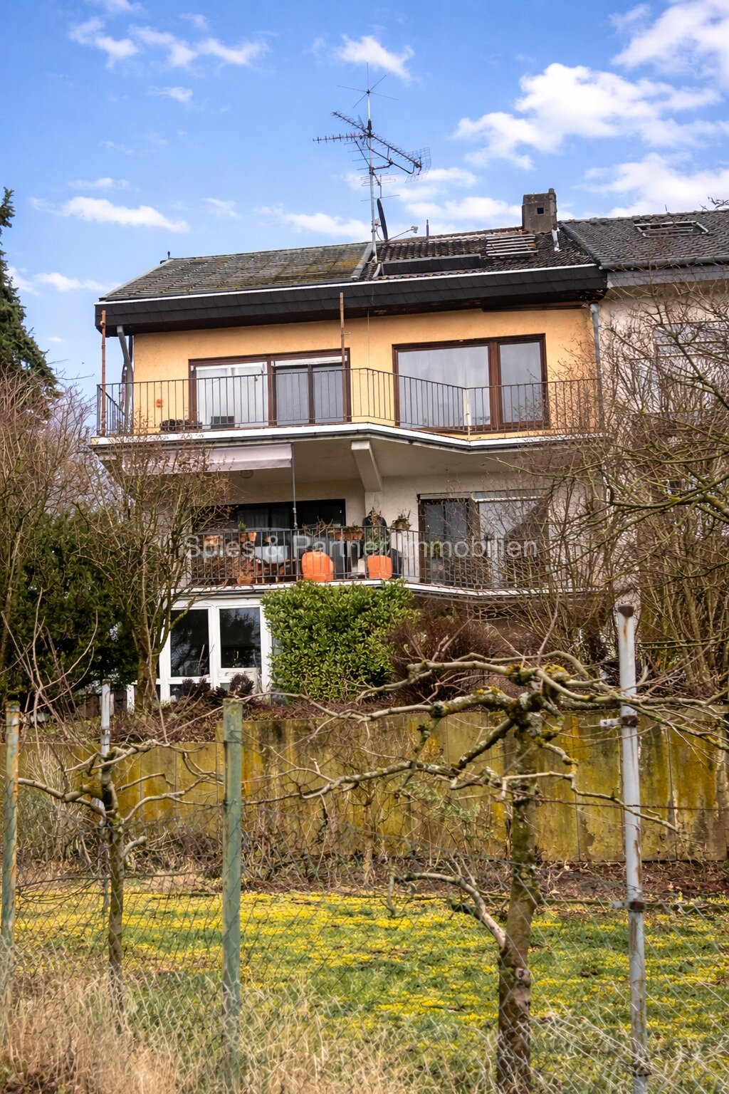 2 ZKB mit Wintergarten, 1 Stellplatz und Garten 