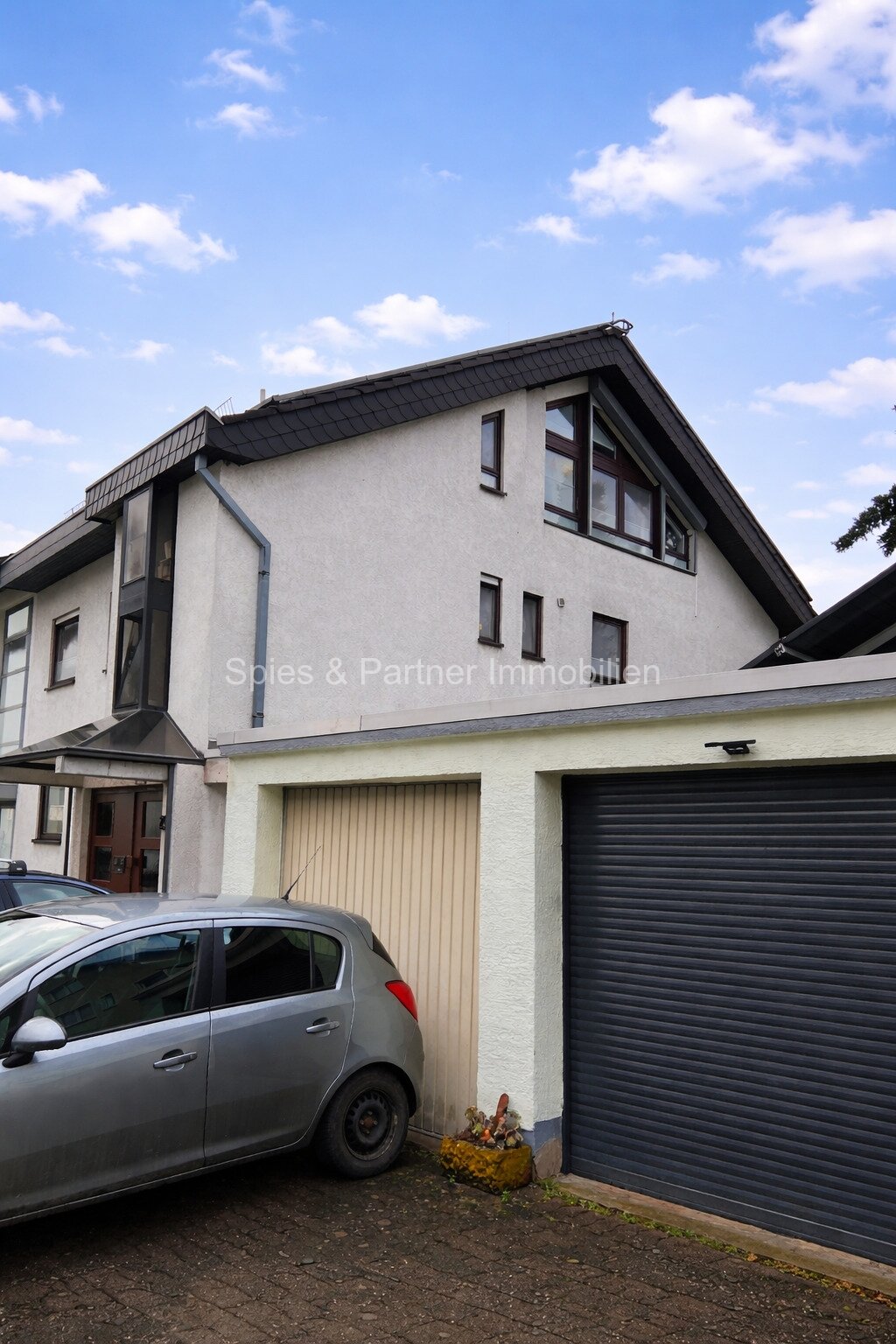 Seitenansicht (die Garagen gehören nicht dazu)